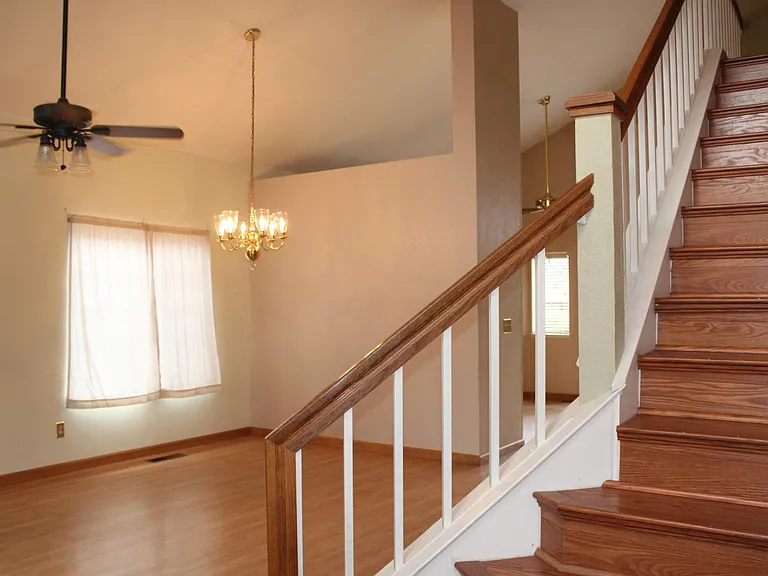 Falcon Ct — Photo 2