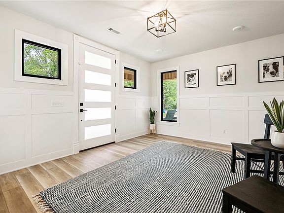 4th image of 207 NW 5th St