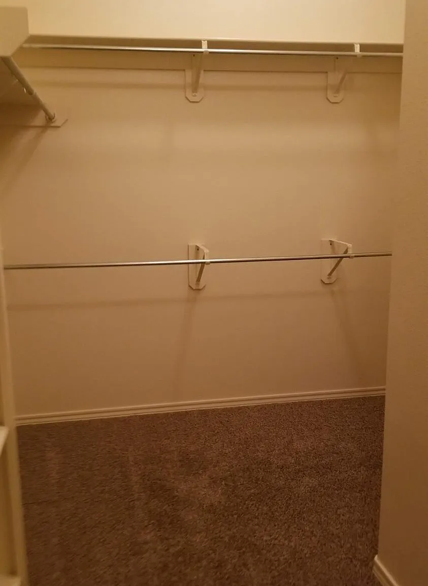 4 bed, 2068 sqft, $2,500 — Photo 2