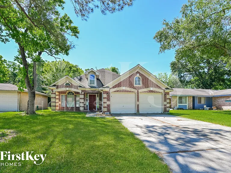 4447 Donalbain Dr — Photo 1