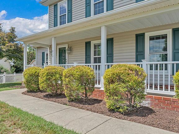 2nd image of 820 Harmon Cir