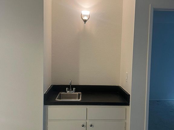 4th image of 1885 Veteran Ave APT 103