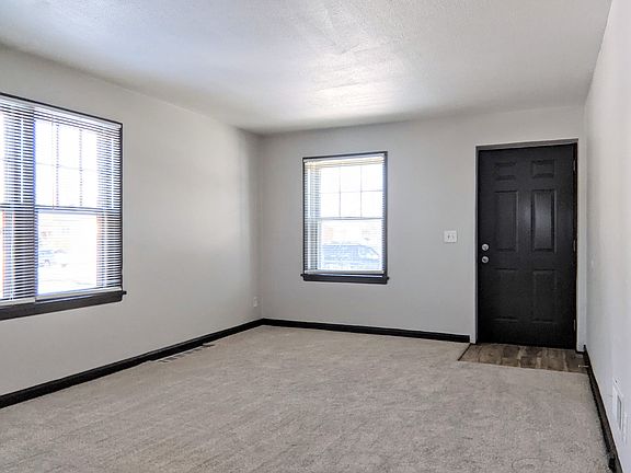 4th image of 1104 S 32nd St #1