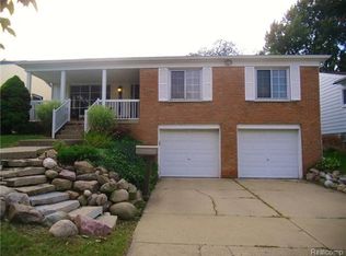 2521 Clawson Ave, Royal Oak, MI 48073