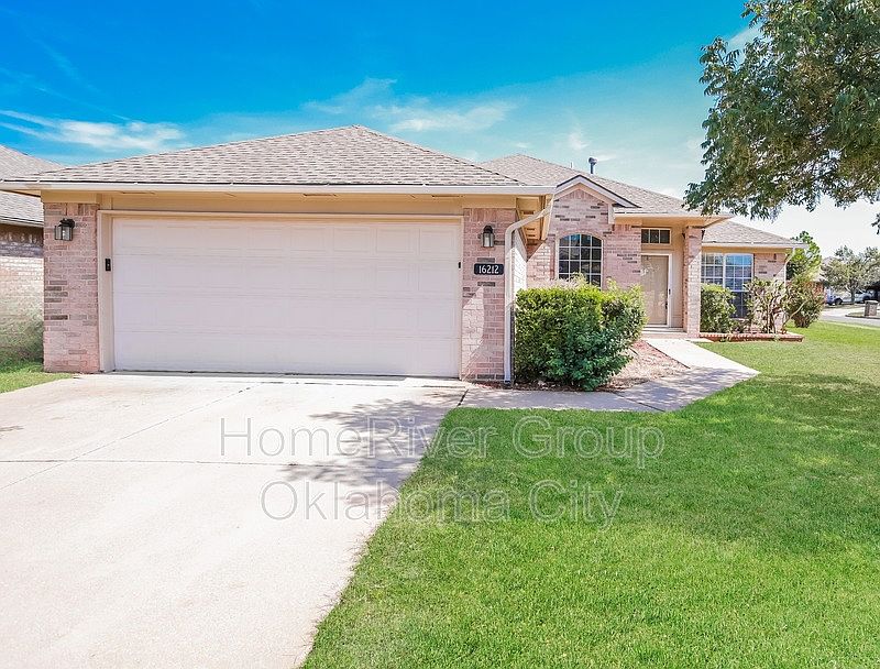 1st image of 16212 Seminole Dr