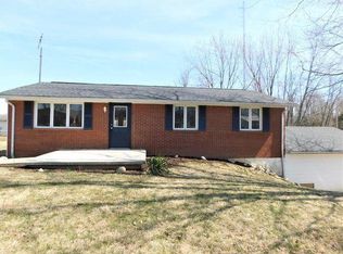 1931 Dunbar Heights Dr, Greencastle, IN 46135