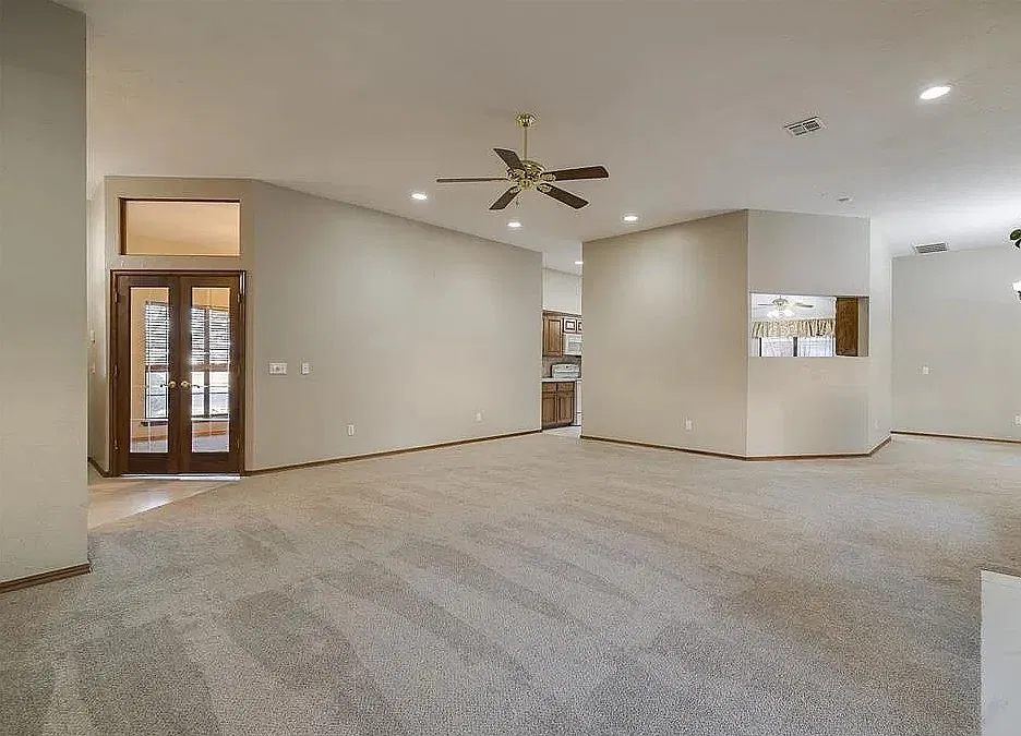 4 bed, 2359 sqft, $2,750 — Photo 4