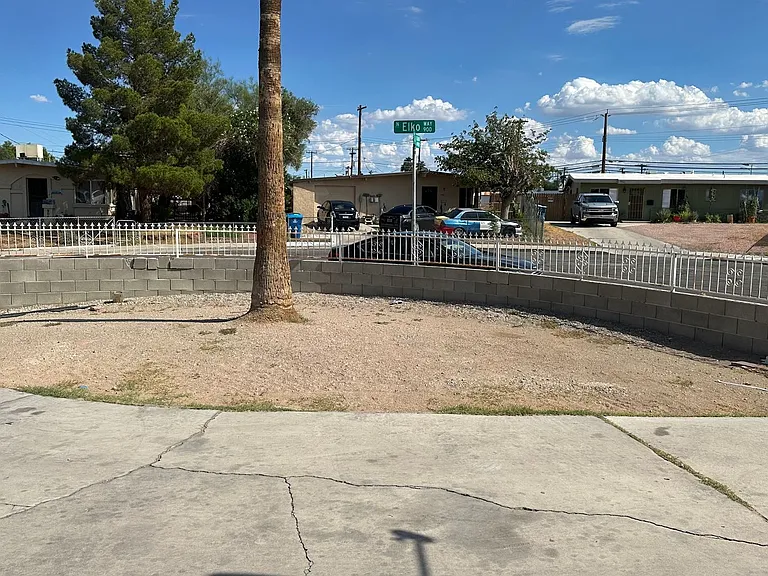 901 Elko Way — Photo 3
