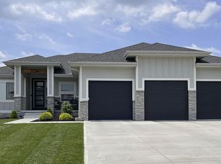 3024 Big Elk Pkwy, Omaha, NE 68124
