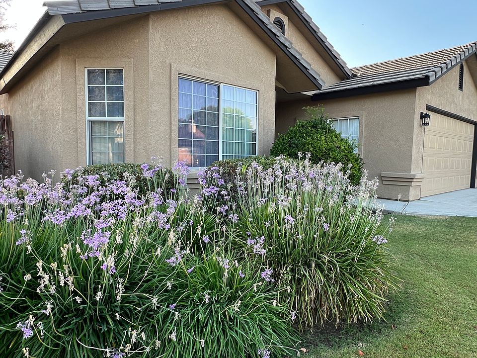 Beautifully maintained single-family house offered full-furnished, utilities allowance, wi fi, and landscaping. Short-term rental: 30 - 90 day rentals only.