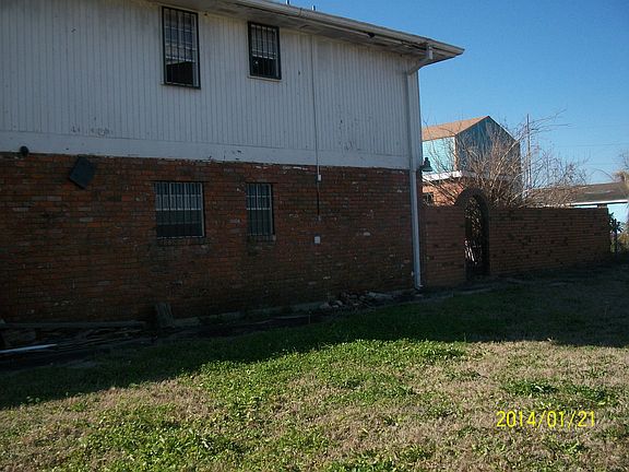5th image of 2416 Louisa St
