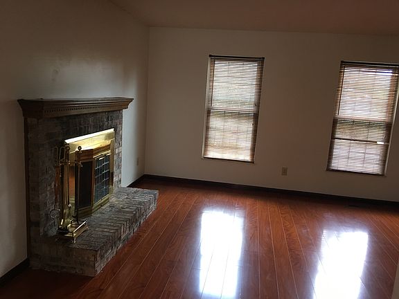 Guest Sitting room and Fireplace