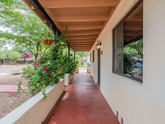 3rd image of 2333 E Drachman St #95145fa72