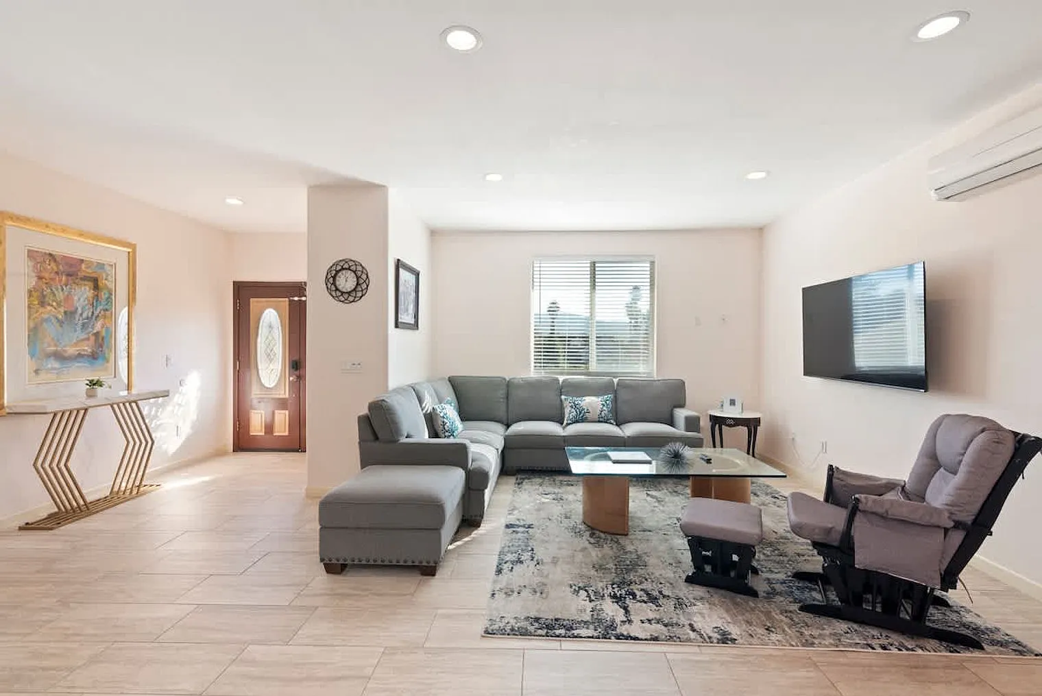 5 bed, 3.0 bath, 3229 sqft, $8,266 — Photo 2