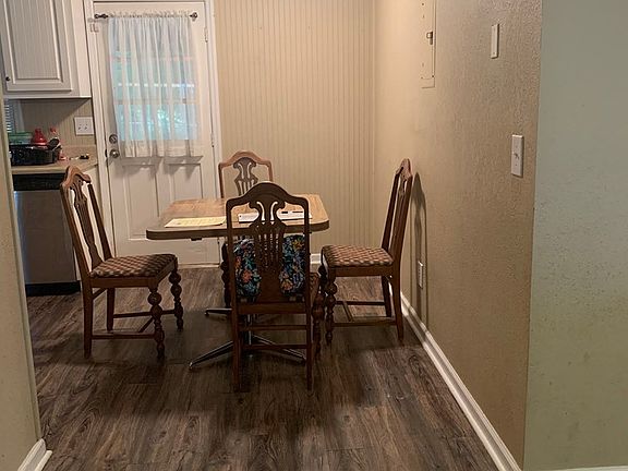 3rd image of 109 Hillcrest Dr