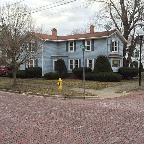 2nd image of 1048 Lakeview Ave