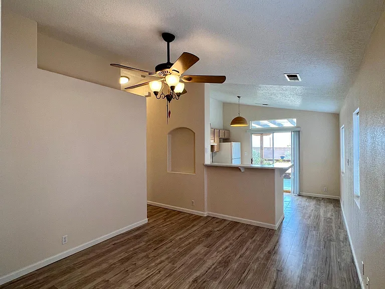 7068 Skylar Dr NE — Photo 2
