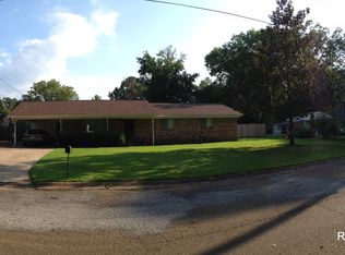 2609 Redbud Dr, Starkville, MS 39759