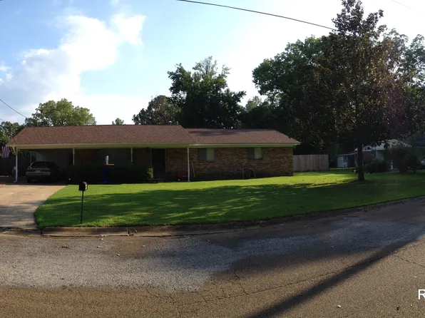 2609 Redbud Dr, Starkville, MS 39759