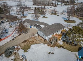 47784 Julie Rd, Sioux Falls, SD 57108