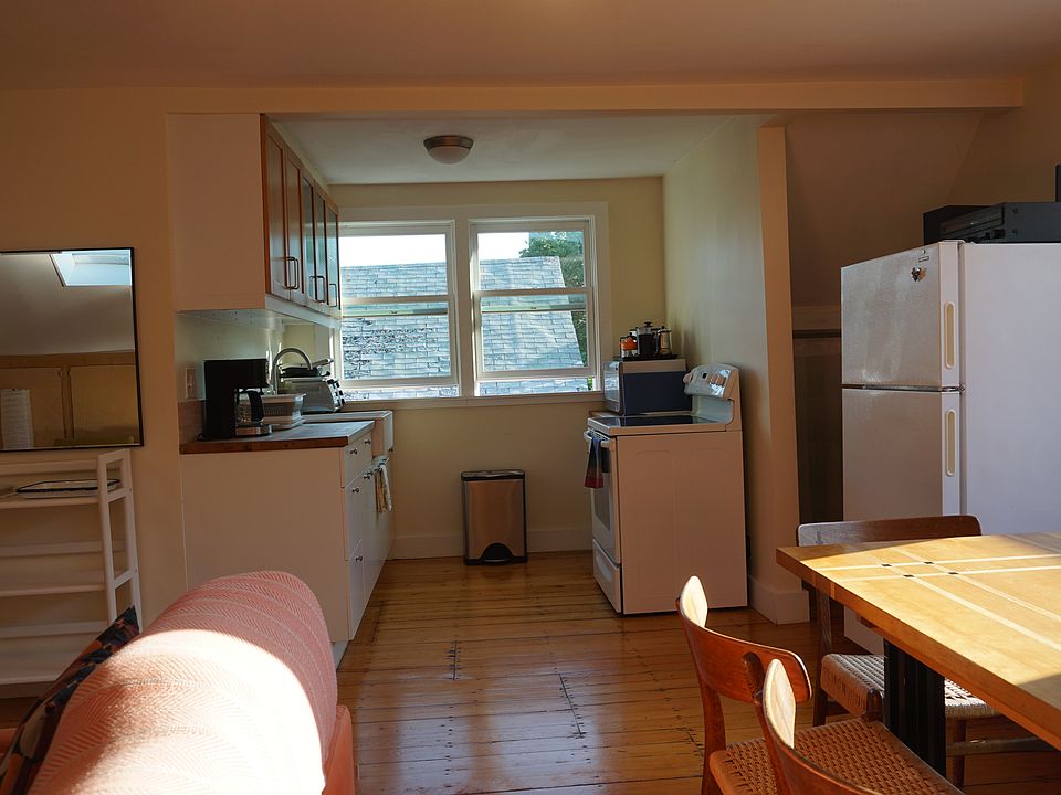 2nd image of 34 Essex St #3