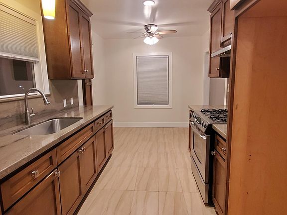 3rd image of 6149 Tujunga Ave