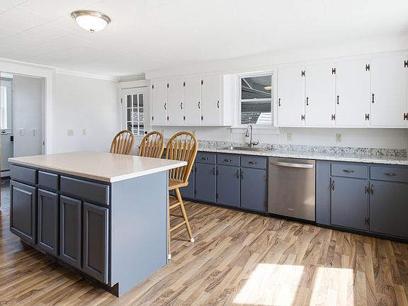 5th image of 405 Maple Hill Road