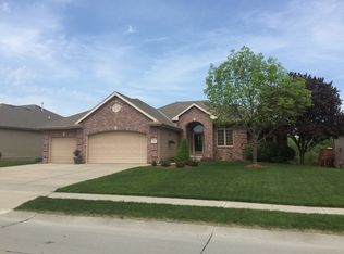 7215 S 101st Ave, La Vista, NE 68128