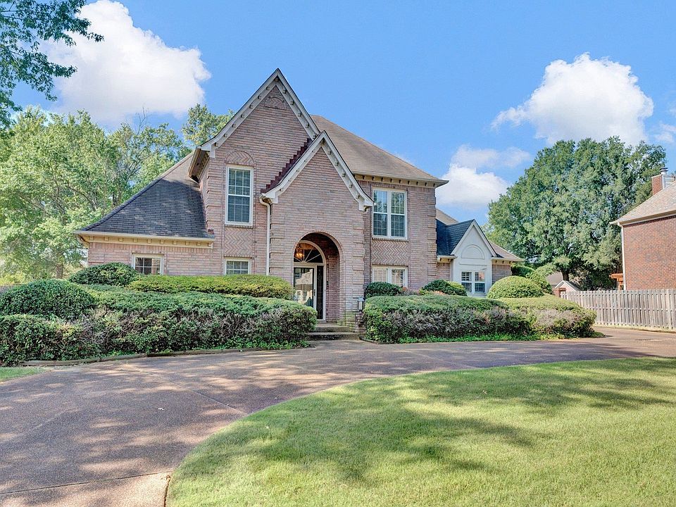 1st image of 8825 Three Chimneys Dr E