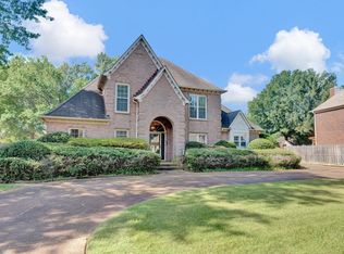 8825 Three Chimneys Dr E, Memphis, TN 38138