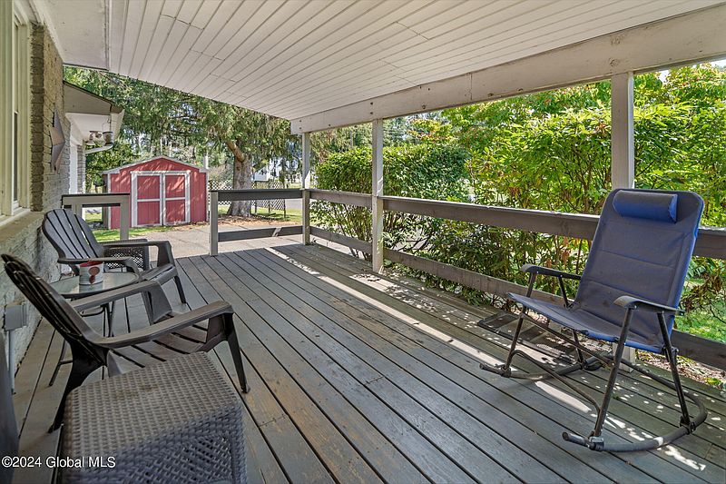 3rd image of 1012 Aquetuck Road