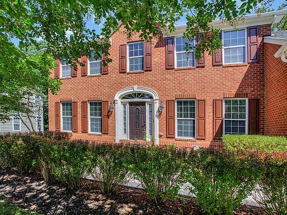 4th image of 15444 Symondsbury Way