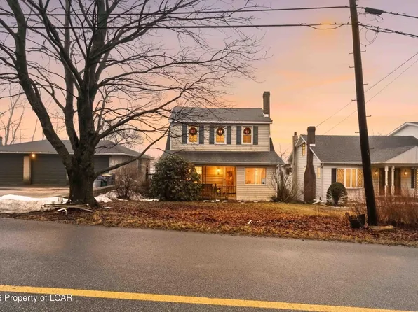 38 State Rd, Barnesville, PA 18214