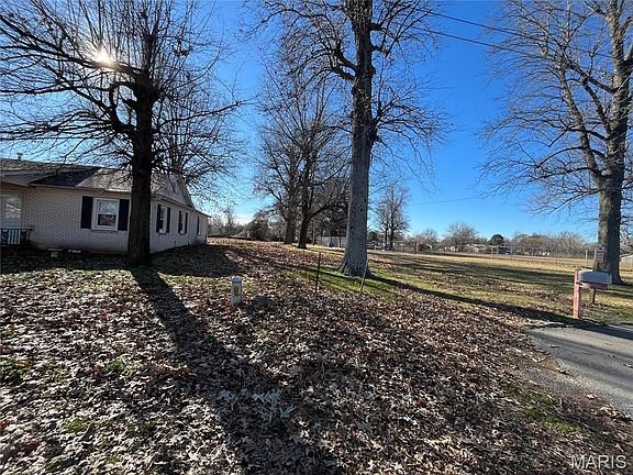 4th image of 2207 Carter St