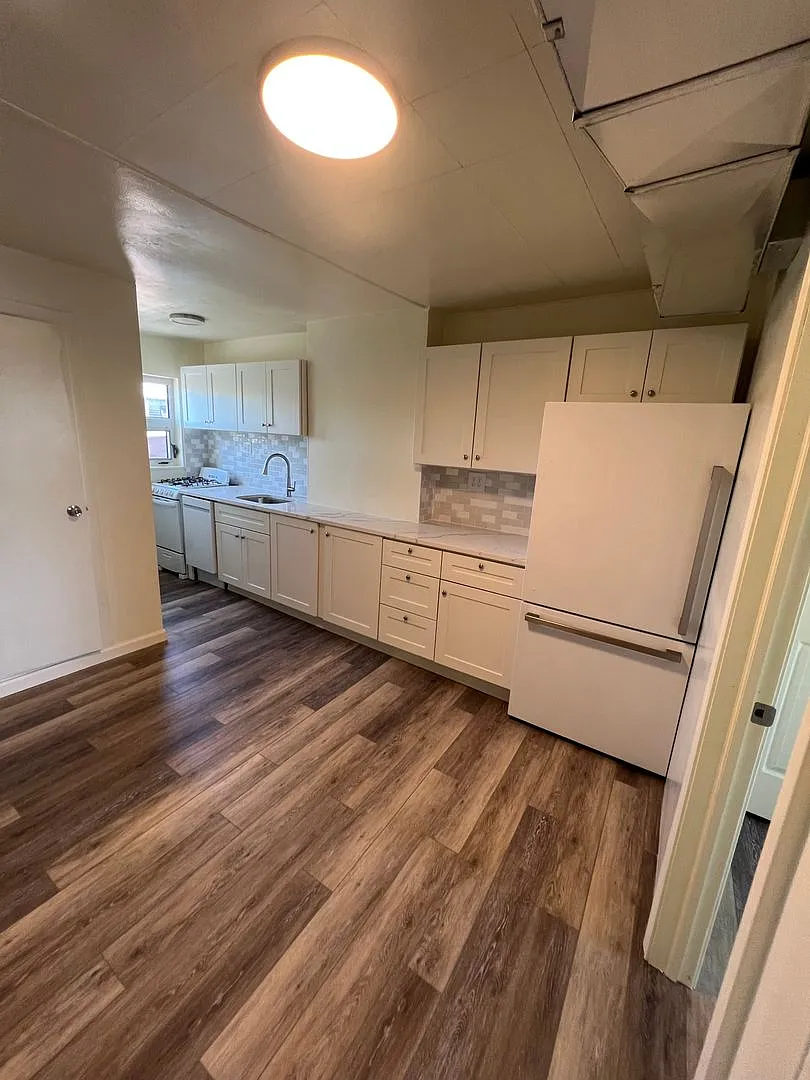 348 oakland ave — Photo 2