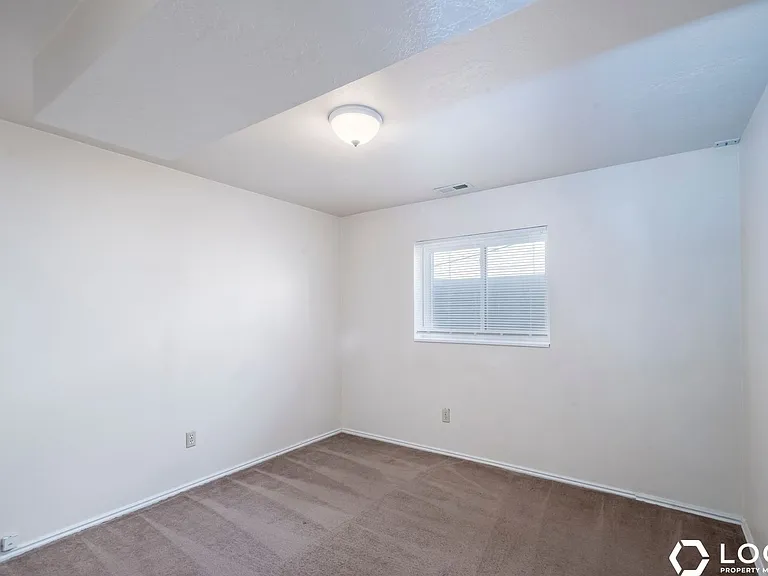 3377 S 2410 E #B — Photo 16