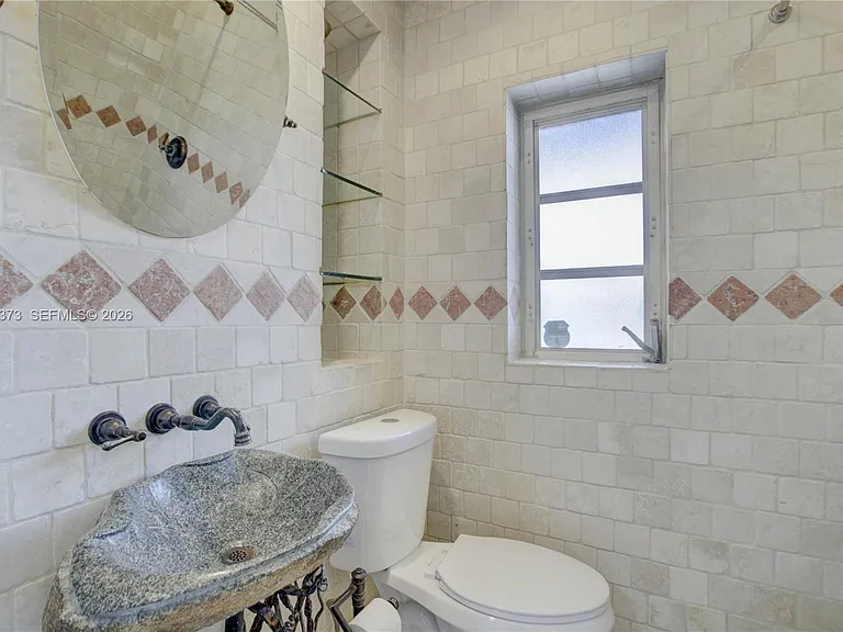 616 SW 11th Ct — Photo 33