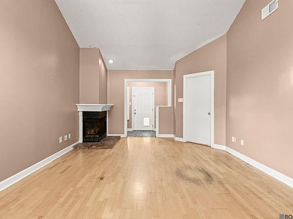 3rd image of 14216 Woodlands Dr Unit 90