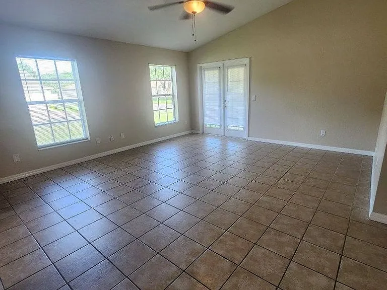 161 Eagle Point Blvd — Photo 8