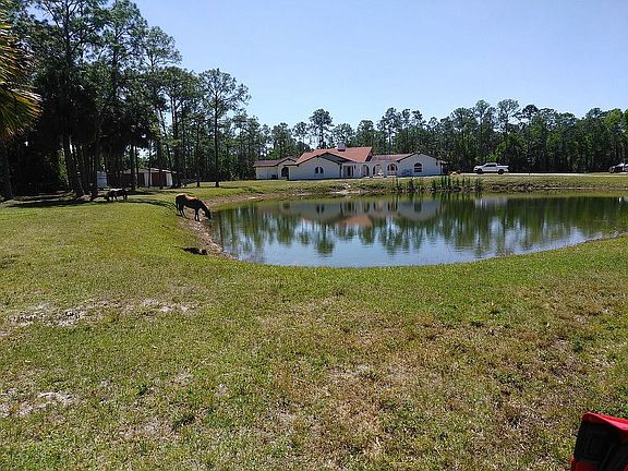 MainHouse,GuestHouse & Barn