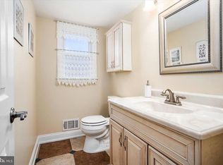 78 Deacon Dr, Hamilton, NJ 08619