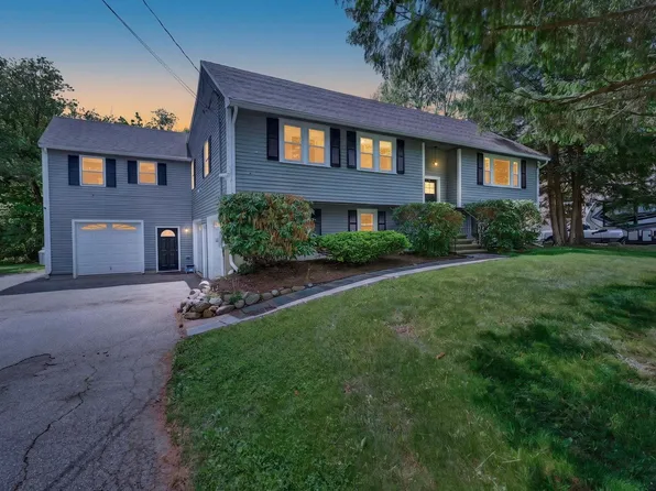 30 Amberwood Drive, Atkinson, NH 03811