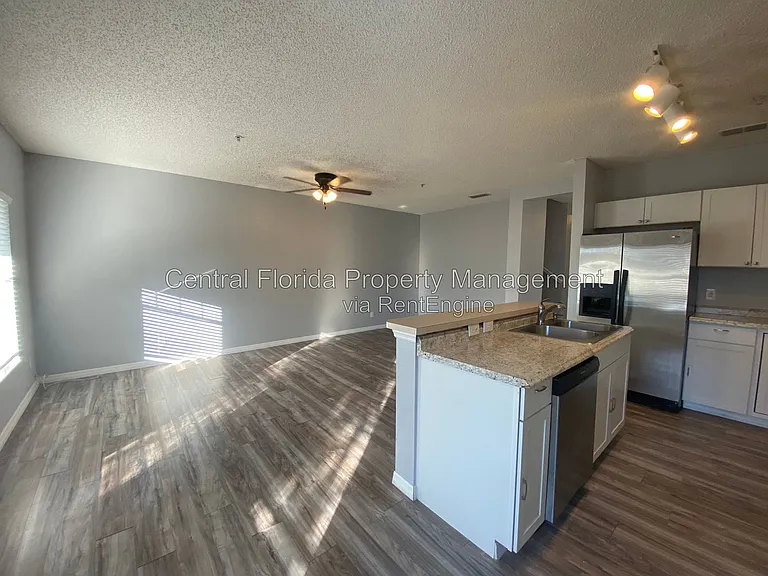 2076 Cypress Bay Blvd — Photo 5