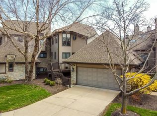 355 Roberts Run #104, Bay Village, OH 44140