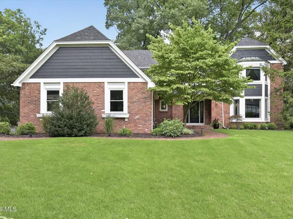 4750 Fairway Ln, Sylvania, OH 43560