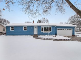 2045 Acorn Dr, Stevensville, MI 49127