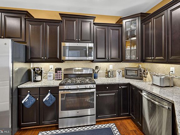 2nd image of 42553 Sunset Ridge Sq