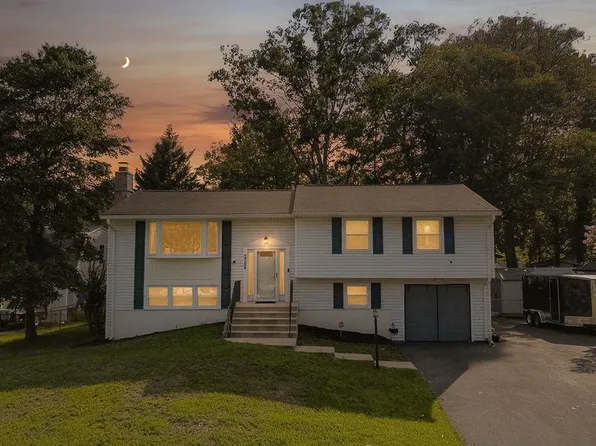 2308 Pinefield Rd, Waldorf, MD 20601