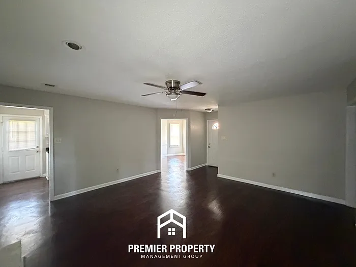 Building Photo - 2125 Pillsbury Pl