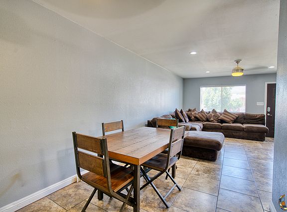 5th image of 490 Palo Verde Ave